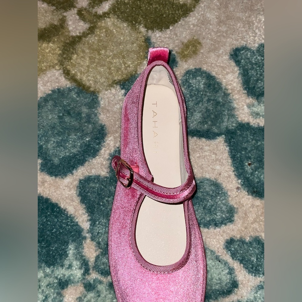 NWOB Tahari Norway Pink Velvet Mary Jane Flats Buckle Strap Ballet Size 10 - Picture 6 of 6